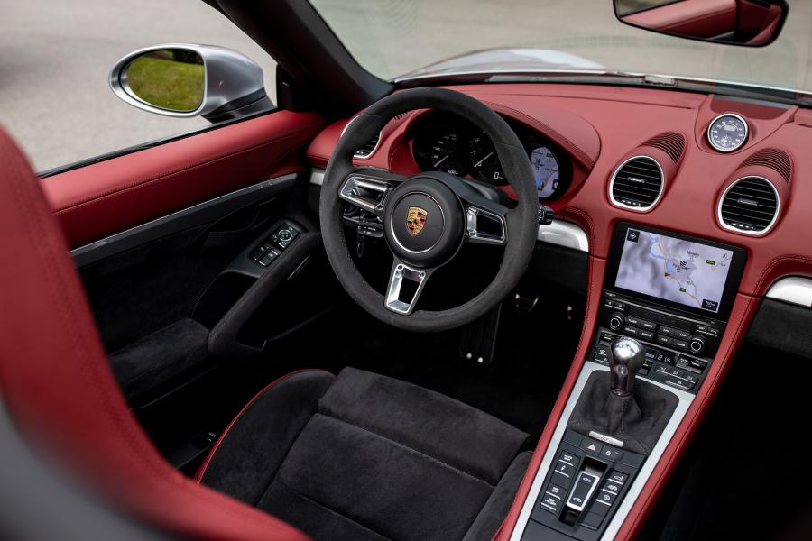 Интерьер Porsche 718 Spyder (982) 2019 года  (WW) (фото 315 из 318)